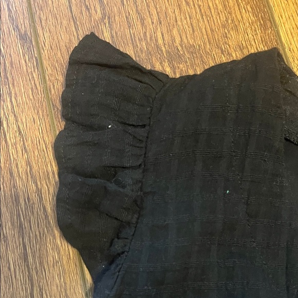 Nerlerolian NWT Black Button-Down Ruffle Top Large - Picture 5 of 7